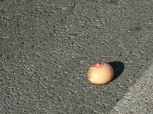Una delle tante tette abbandonate lungo le strade... Tette