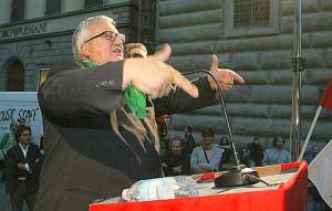 Borghezio in posa particolarmente espressiva Mario Borghezio